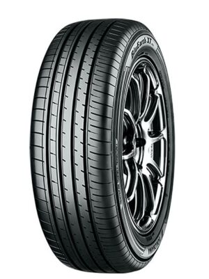 235/55R17 103W YOKOHAMA BLUEARTH-XT AE61 XL RIMPROTECT - Image 1